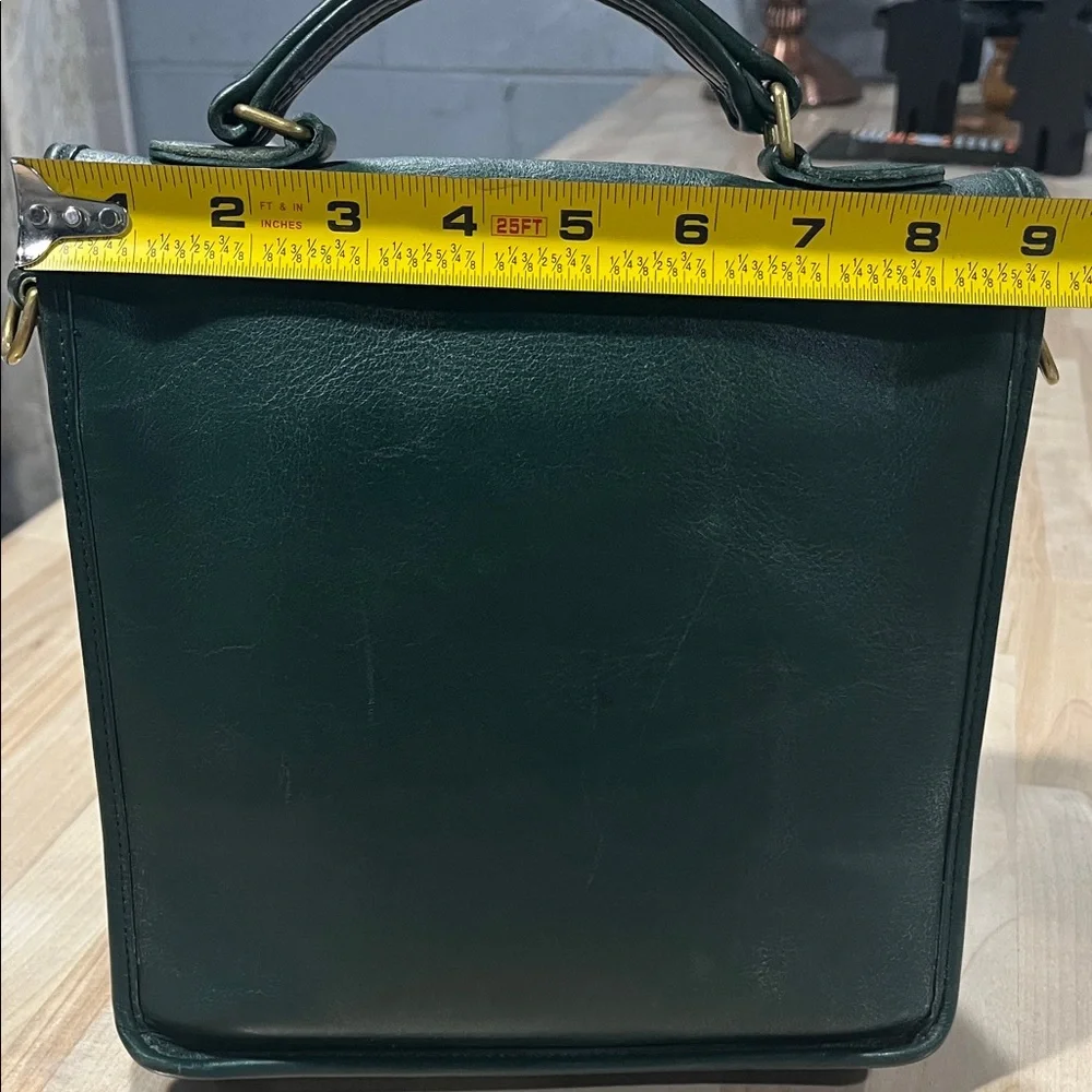 Vintage station bag emerald green Elegant Green Leather Bag leather gold hard
